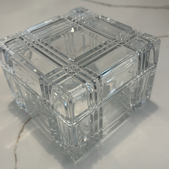 Salt River Stunning Cut Glass Crystal Trinket Box w/Removable Lid Geo Pattern - Picture 1 of 5